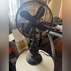 French Style Fleur-de-Lis Accent Oscillating Table Top Fan